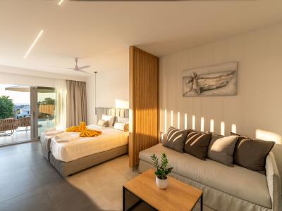 Thimios Acharavi Suites - Juniorsuite private Pool Meerseite