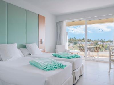 Iberostar Waves Playa Gaviotas - Doppelzimmer Superior seitl. Meerblick