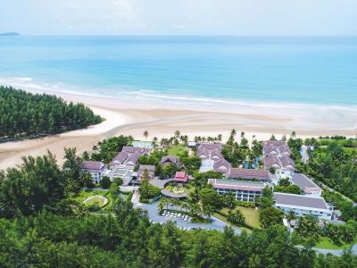 Apsara Beachfront Resort and Villa