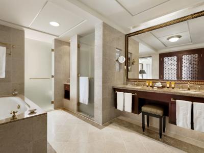 Shangri-La Al Husn - One Bedroom Suite