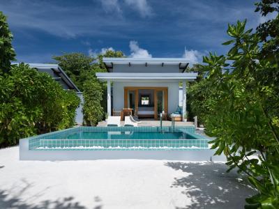 Ifuru Island Maldives - Sunset Beach Villa Pool