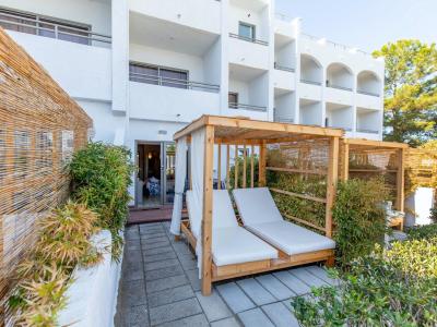 White Dreams Resort - Doppelzimmer Poolseite Kriamos mit Daybed